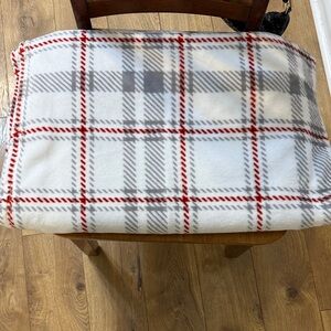 Wondershop Red and Gray Patterned Fleece Blanket